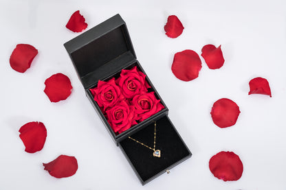 Jormaria™  14 Ayar Altın Kaplama Hearts Kolye